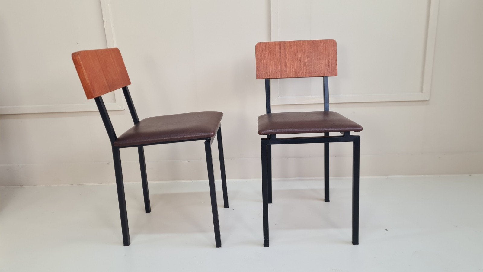 Set van 2 Auping stoelen - Zeer nette staat, Twee, Bruin, Vintage, Ophalen of Verzenden