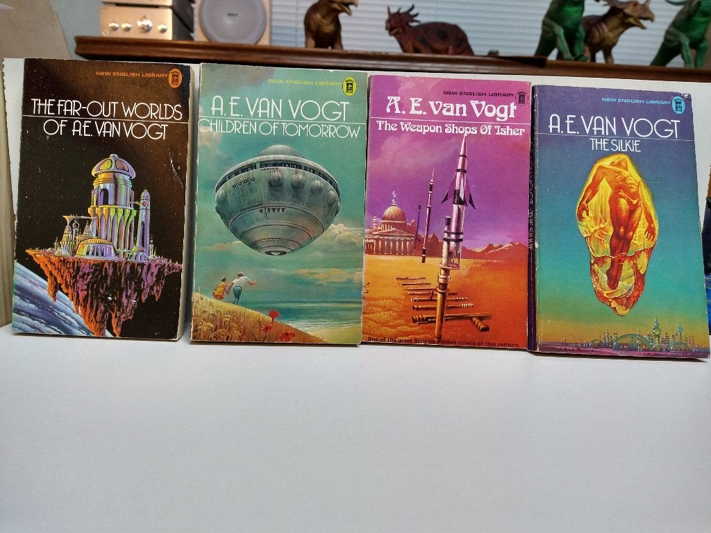 A.E van VOGT - Vintage collection NR 1 (4 english paperback), Verzenden, Gelezen, A.E van VOGT
