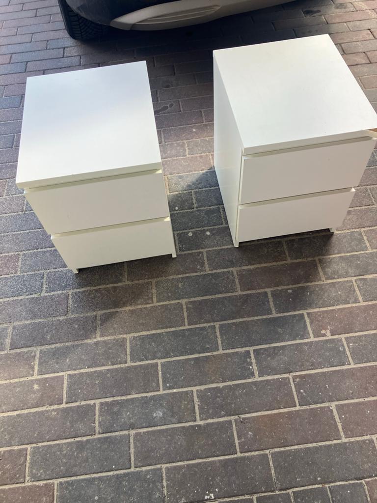 2x Witte nachtkastjes met 2 lades, Ophalen, Gebruikt, Minder dan 45 cm, 55 tot 70 cm