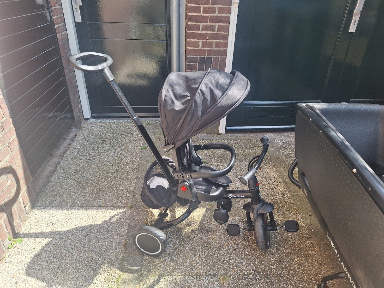 Dreamers & Angels Driewieler met Duwstang – Zwart/Grijs, Ophalen, Gebruikt