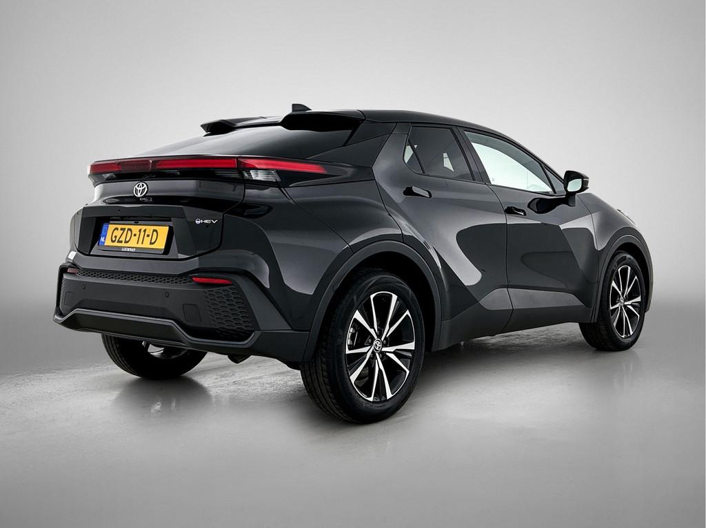 Toyota C-HR 1.8 Hybrid 140 Dynamic (bj 2025, automaat), 12 maanden, Stof, 4 cilinders, Zwart