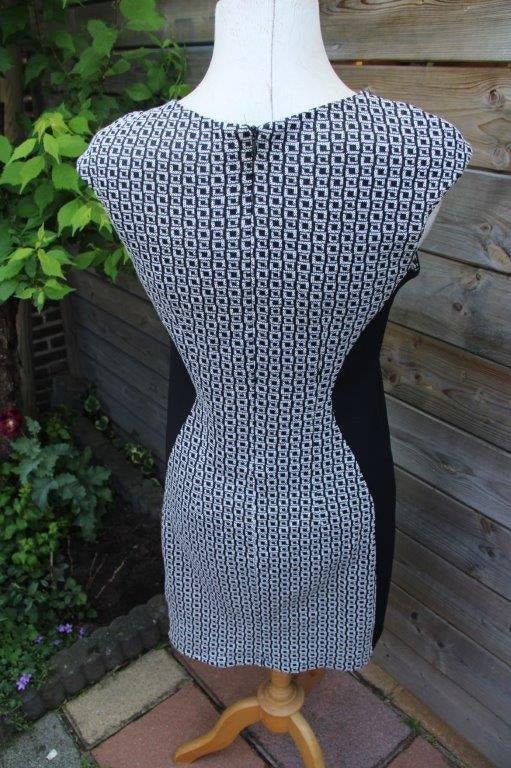 Jurk zwart/ offwhite Batida mt 3 (40) Vaste prijs AANBIEDING, Maat 38/40 (M), BAtida, Zwart, Ophalen of Verzenden