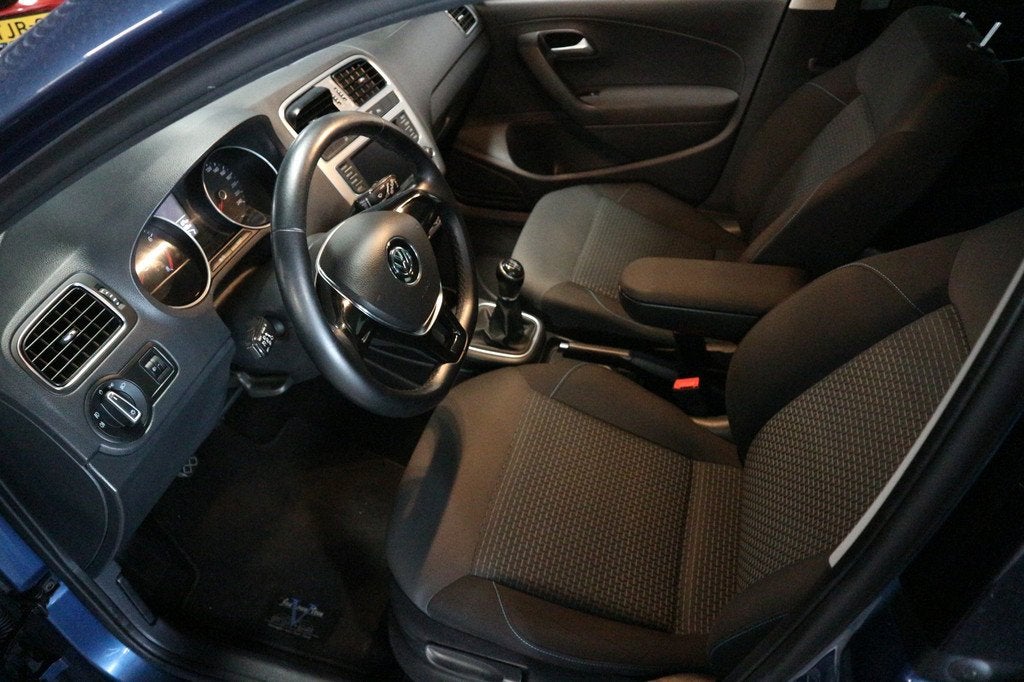 Volkswagen Polo 1.0 BlueMotion / NAP / TOP CONDITIE / NW APK, Voorwielaandrijving, 95 pk, Blauw, Handgeschakeld