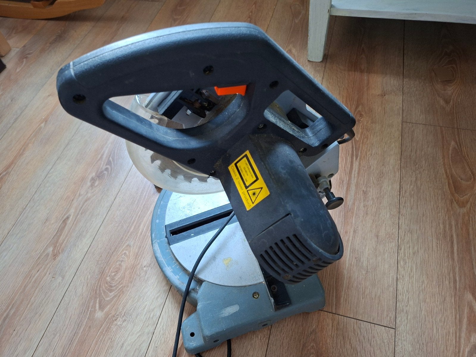 KINZO Afkortzaag - Krachtige Zaag voor Precisiewerk, Doe-het-zelf en Verbouw, Ophalen, Gebruikt, 70 mm of meer, KINZO