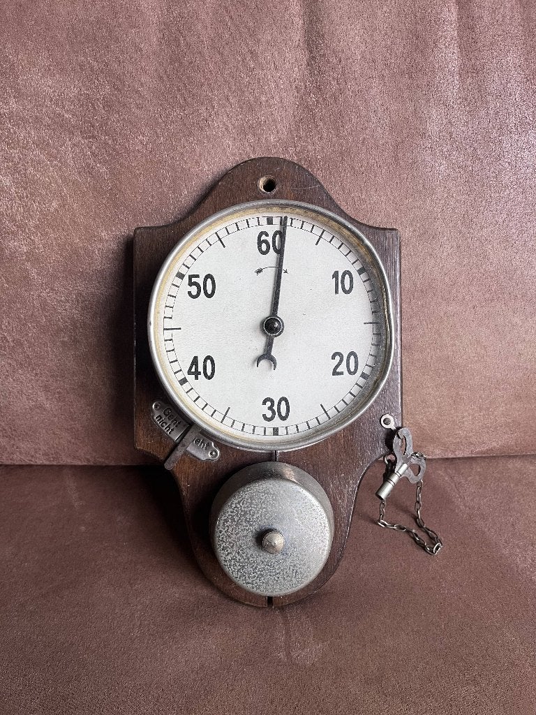 Vintage Duitse biljartklok met bel en opwindsleutel, Antiek en Kunst, Ophalen of Verzenden