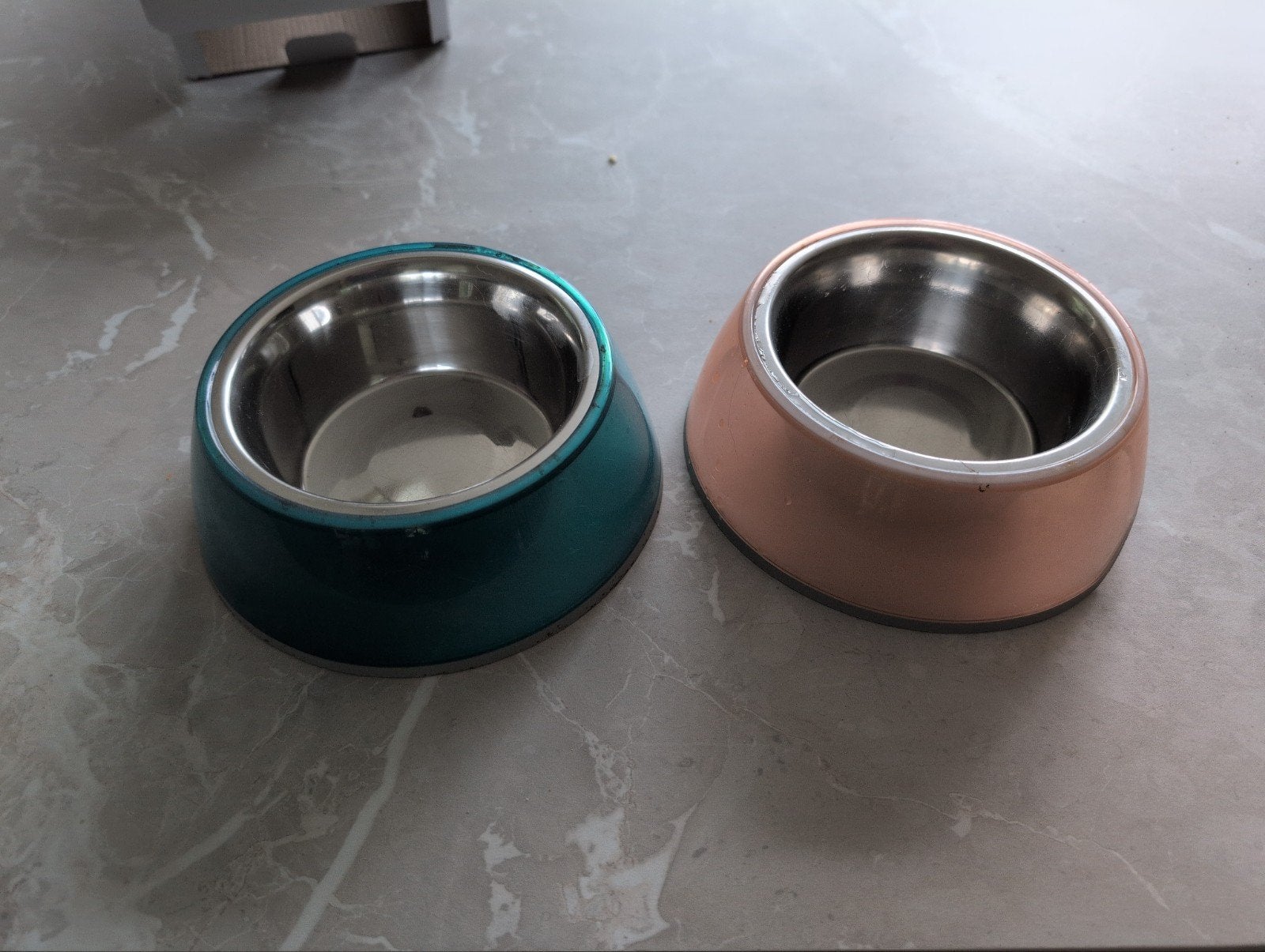 2 voer en/of water bakjes, Dieren en Toebehoren, Ophalen, Gebruikt