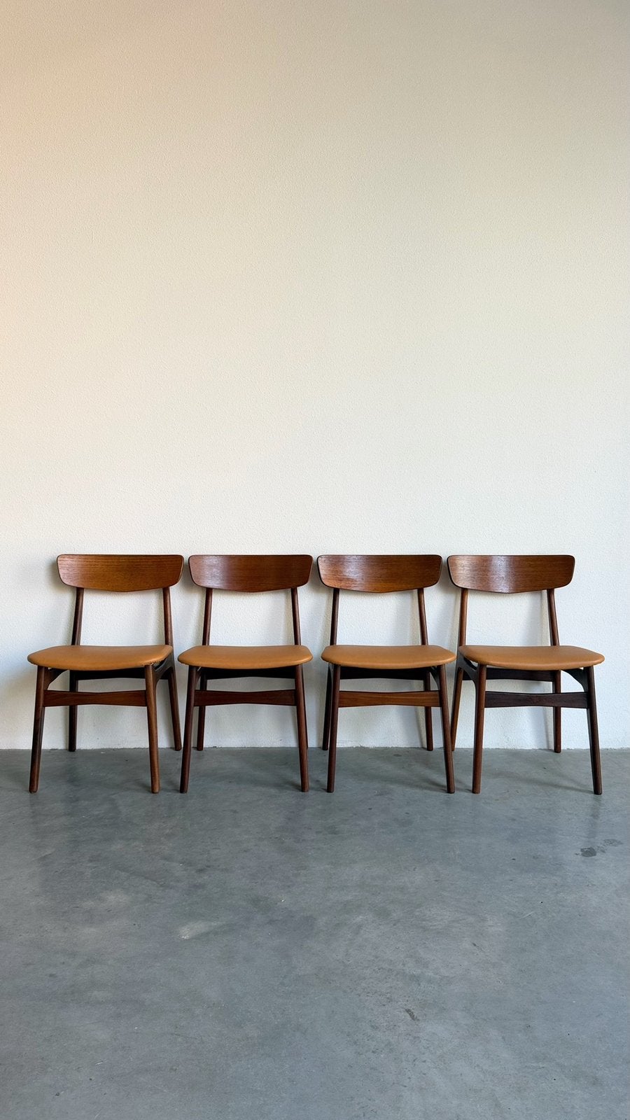VINTAGE | EETKAMERSTOELEN | TEAK | SKAI | DEENS DESIGN, Ophalen, Gebruikt, Bruin, Hout