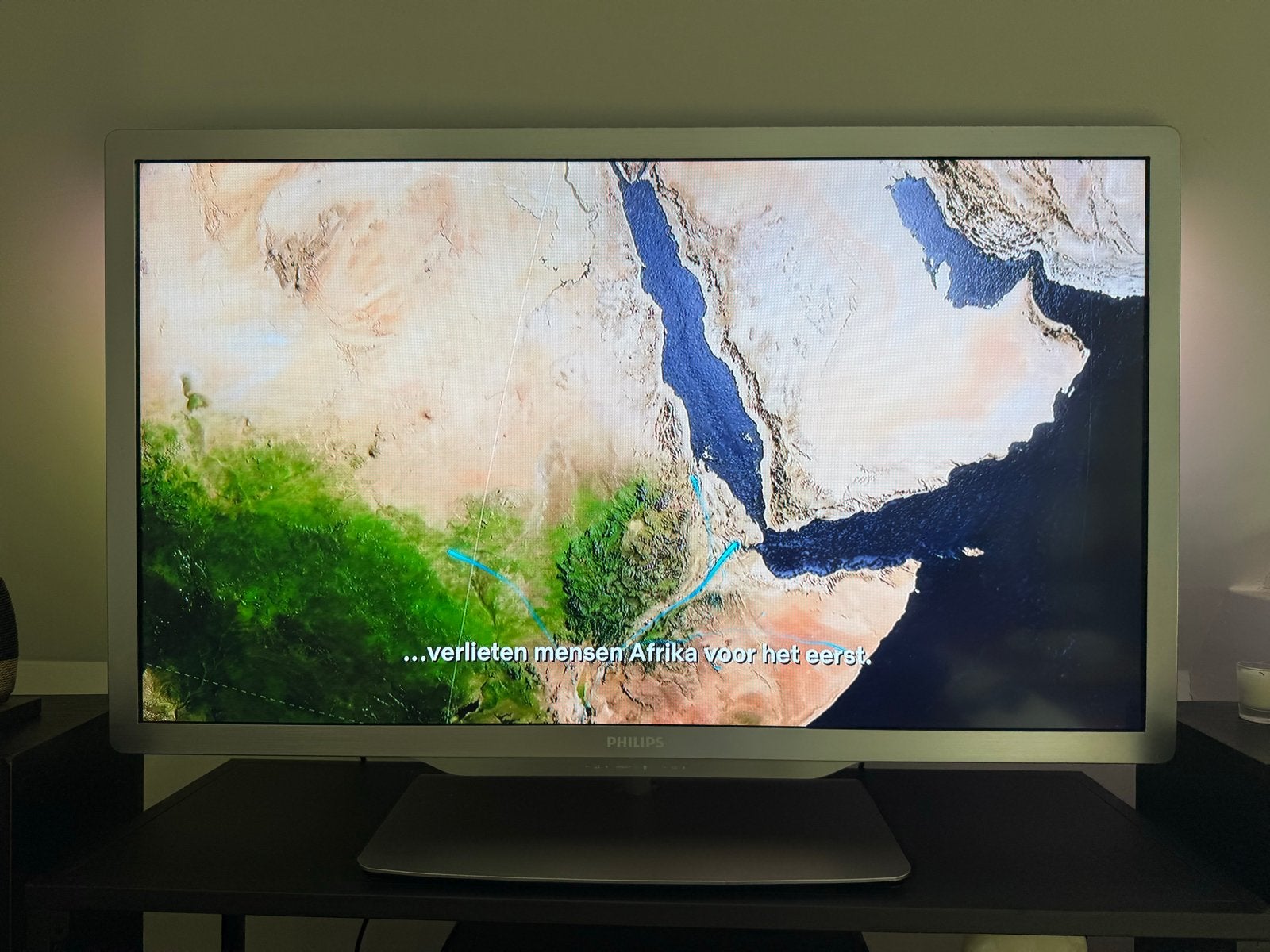 Philips Full HD LCD TV met Ambilight - nieuwprijs €950, Ophalen, Philips, Gebruikt, LCD
