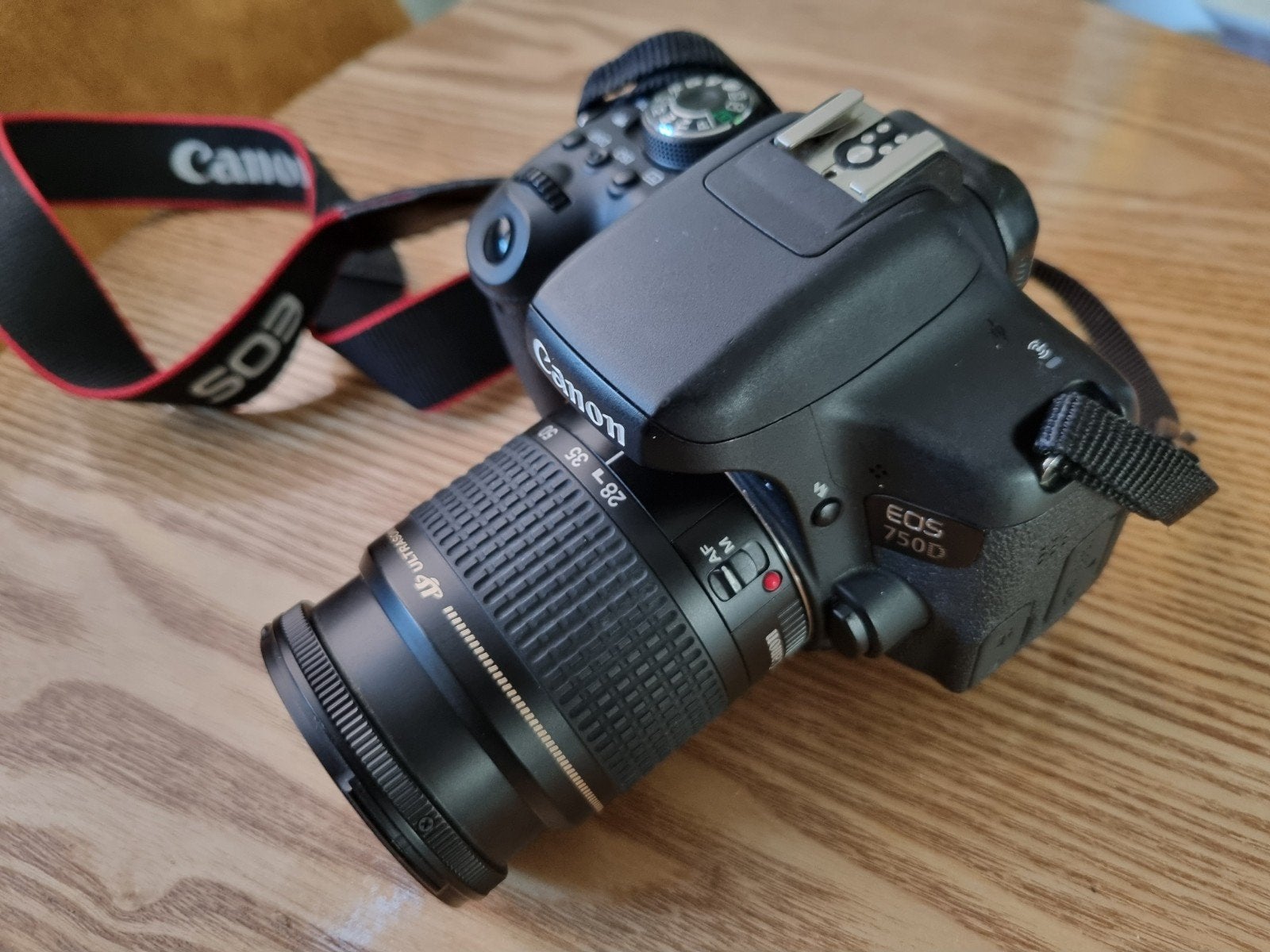 Canon EOS 750D met 28-80mm lens, Audio, Tv en Foto, Fotocamera's Digitaal, Zo goed als nieuw, Spiegelreflex, Canon, Geen optische zoom