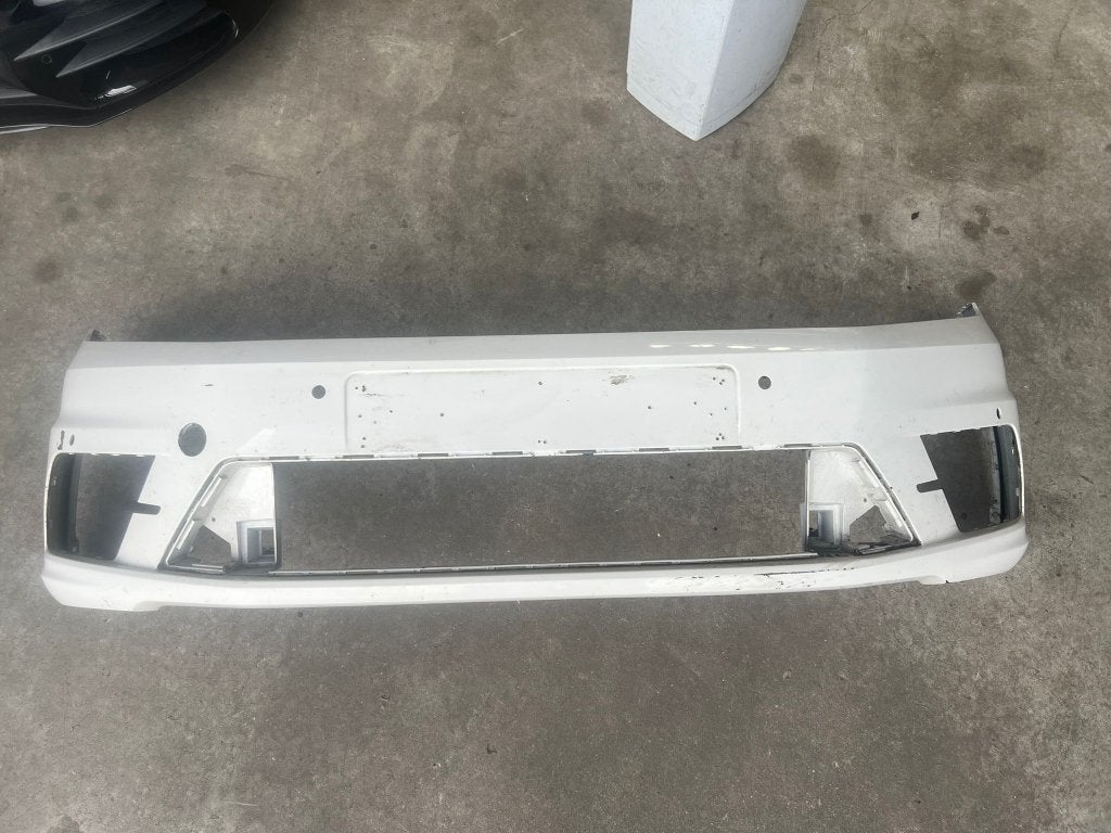 voorbumper caddy pdc 2k5807221k 2015-2019 wit, Auto-onderdelen, Niet ingevuld, Gebruikt, Niet ingevuld, Bumper