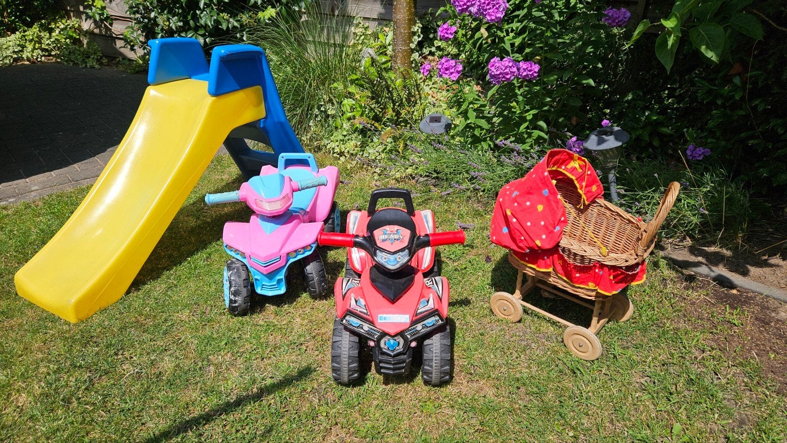 Kinderspeelgoed  glijbaan quad loopauto., Ophalen, Overige merken