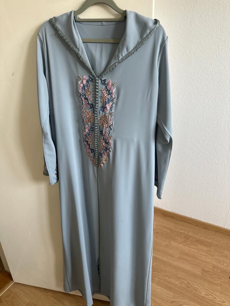 Jalaba met borduursel en capuchon, maat M, Blauw, Gedragen, Boven de knie, Ophalen