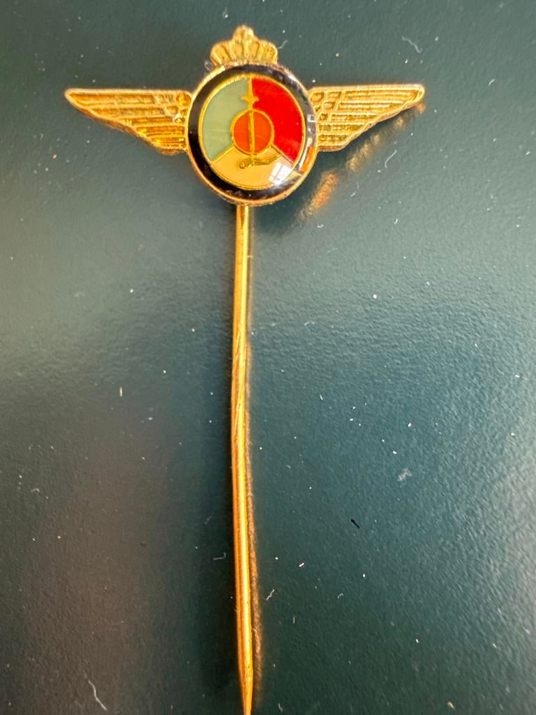 Speld Koninklijke Nederlandse Vereniging Onze Luchtmacht, Verzamelen, Ophalen of Verzenden, Nederland, Embleem of Badge