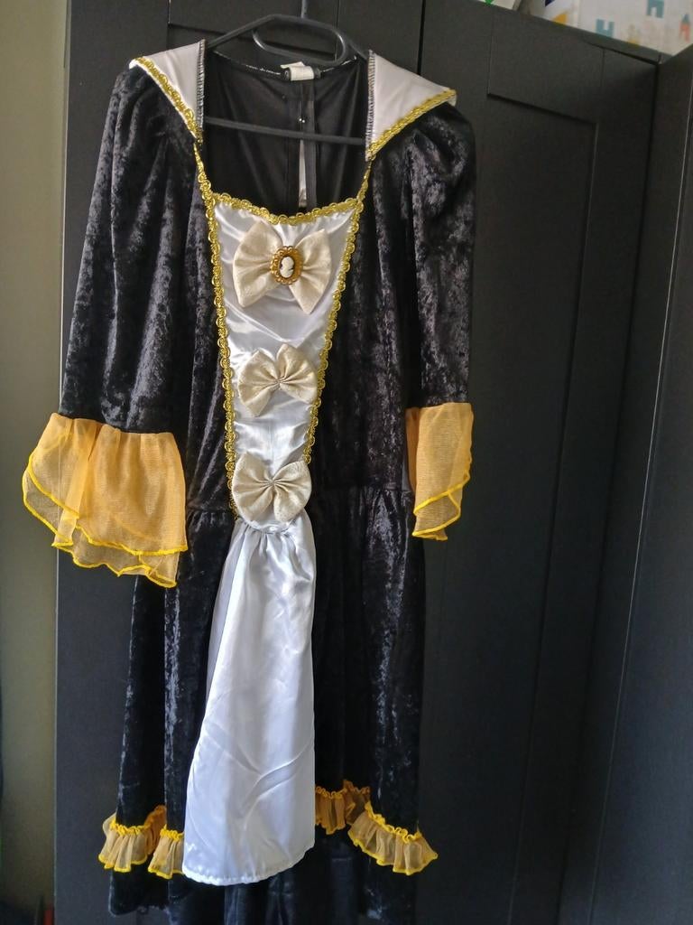 Prachtige jurk jonkvrouw maat s, Kleding | Dames, Carnavalskleding en Feestkleding, Ophalen of Verzenden, Zo goed als nieuw, Maat 38/40 (M)