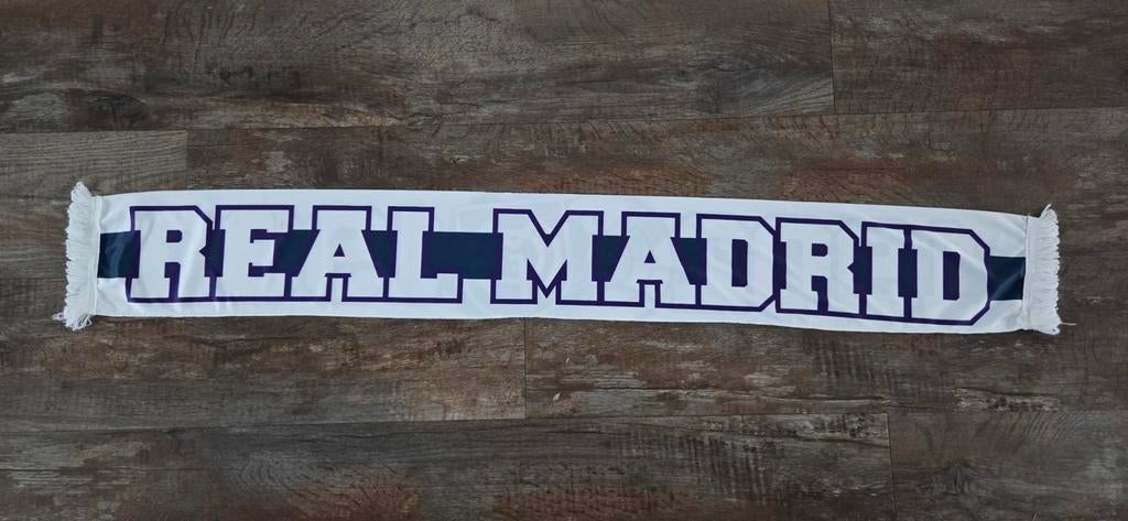 Sjaal Real Madrid, Ophalen of Verzenden, Zo goed als nieuw, Buitenlandse clubs, Vaantje of Sjaal
