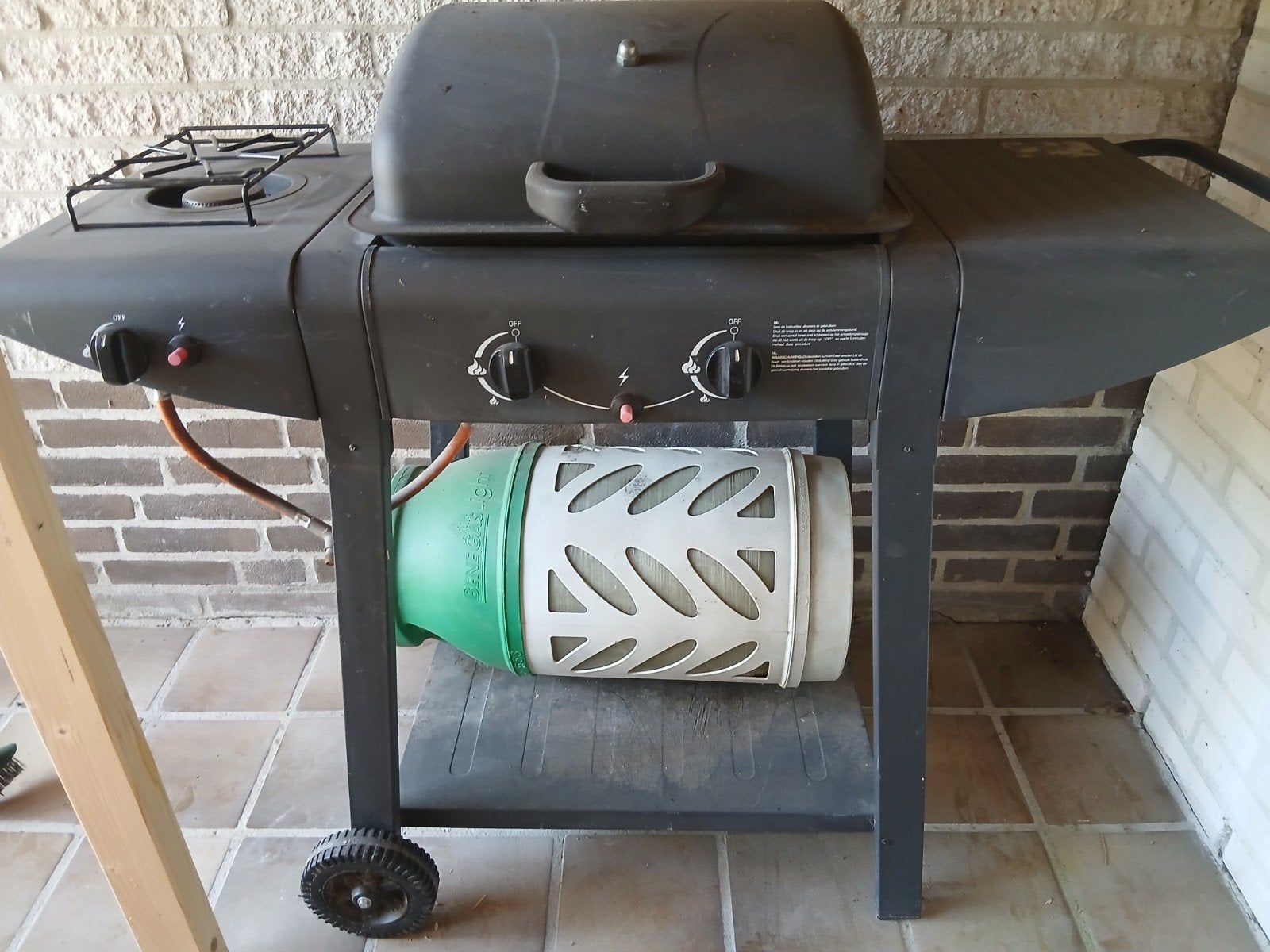 BBQ gas, Ophalen