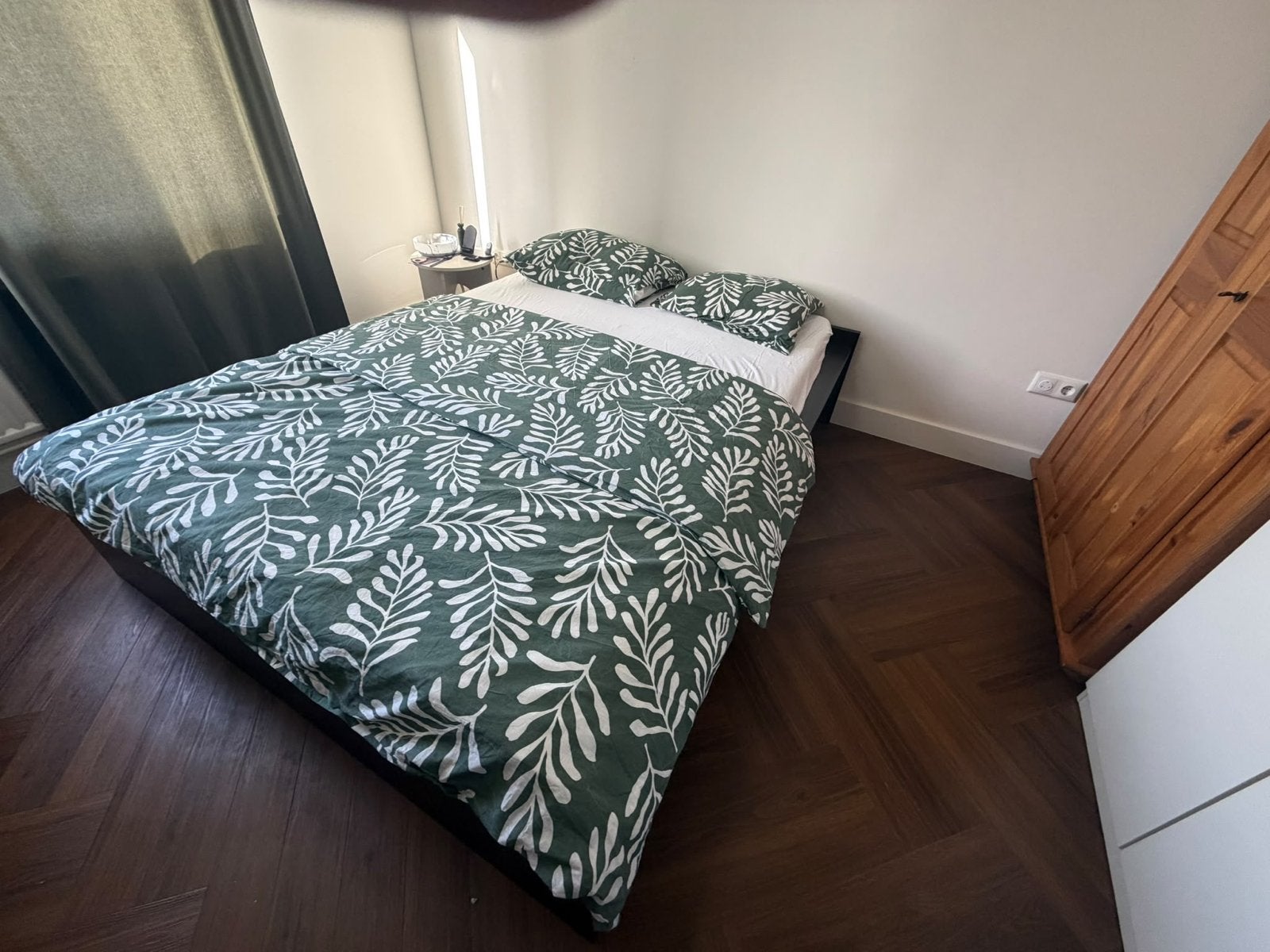 Twijfelaar bed 140x200 cm met matras en dekbed, Ophalen, Gebruikt, Zwart, 140 cm