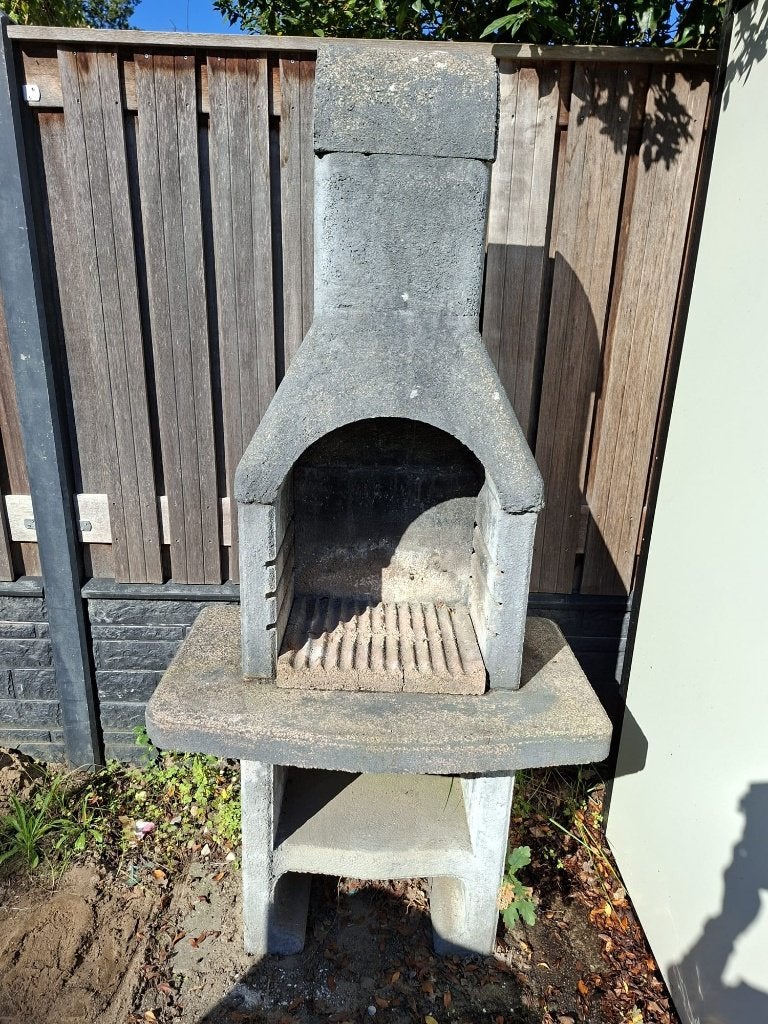 Betonnen barbequeue