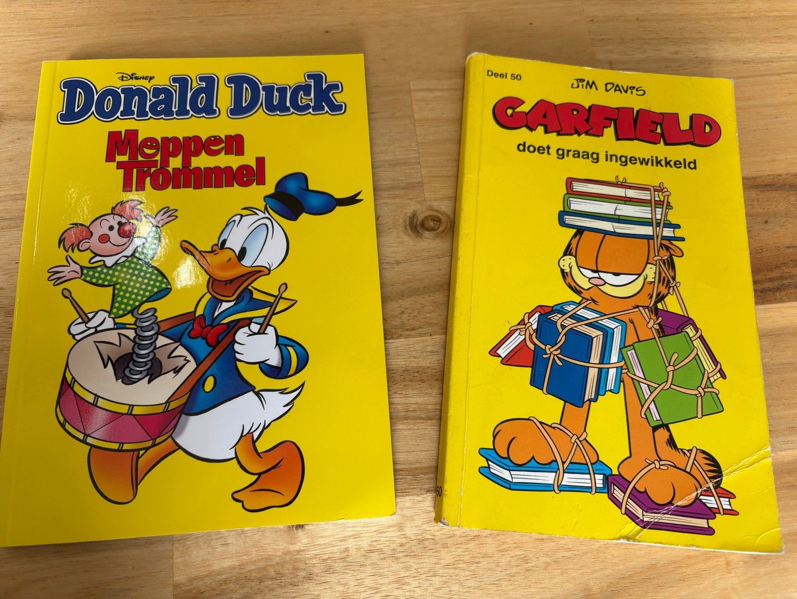 Donald Duck moppenboek en Garfield boek, Ophalen of Verzenden, Gelezen, Fictie algemeen