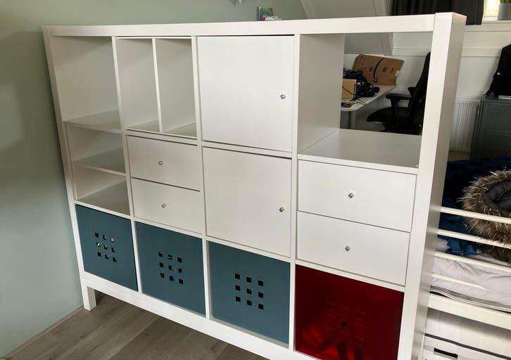 Ikea kallax wit 16 vakken met deuren, lades en bakken, Ophalen, Met deur(en), 100 tot 150 cm, Zo goed als nieuw