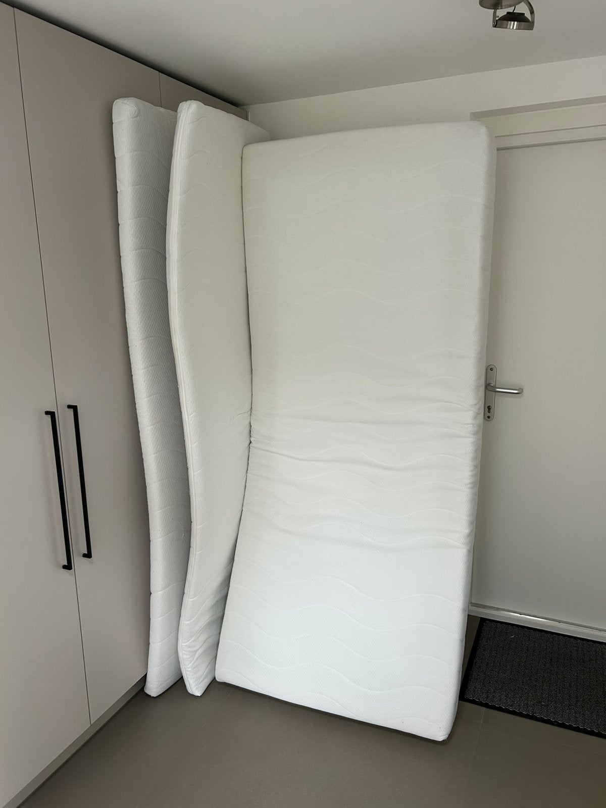 2 matrassen 90x210 cm en topper 180x210 cm te koop, Ophalen, 210 cm, Tweepersoons, Zo goed als nieuw
