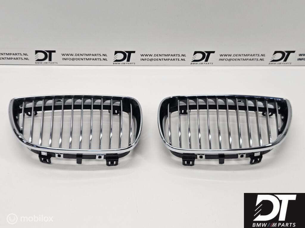 Grille set BMW 1-serie E81 E87 51137128613 51137128614, Gebruikt, Ophalen of Verzenden, BMW, BMW