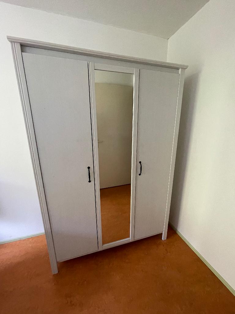 Hemnes 3 deurs kledingkast wit, Ophalen, Met deur(en), 100 tot 150 cm, Zo goed als nieuw