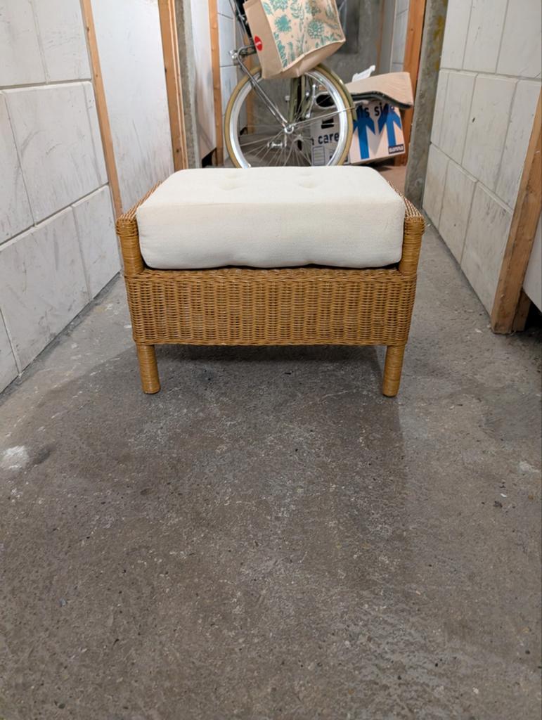 Rotan voetenbank, Huis en Inrichting, Banken | Voetenbanken en Poefen, Ophalen, Gebruikt, Riet of Rotan, 50 tot 75 cm