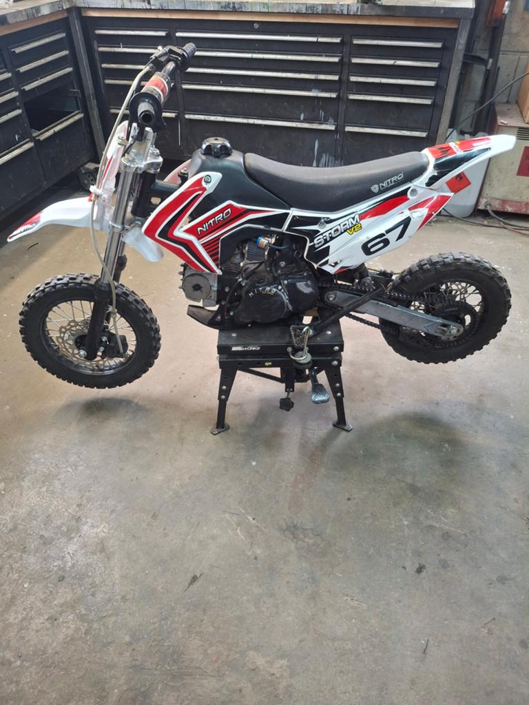 Nitro Storm 125cc Pitbike - mini crosser, Fietsen en Brommers, Minibikes, Midibikes en Pitbikes, Zo goed als nieuw, Pitbike, Schijfrem
