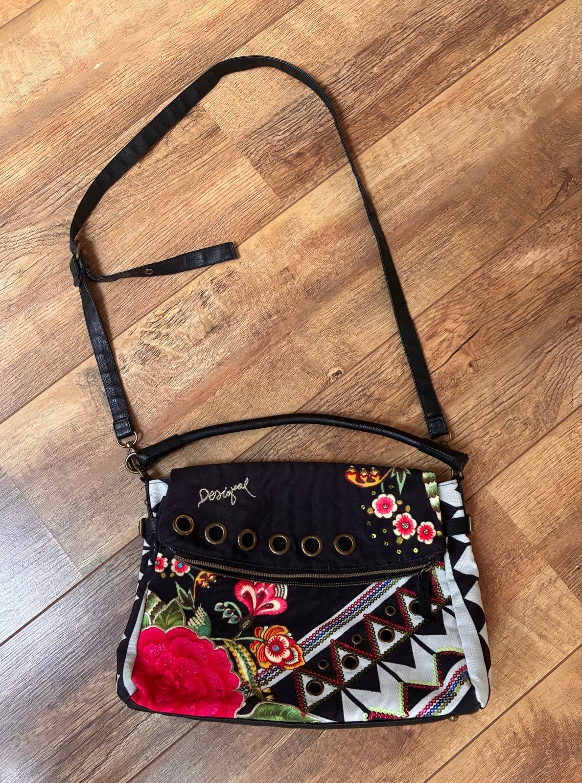 Desigual Schoudertasje - Zwart met Bloemenprint, Ophalen of Verzenden, Gebruikt, Zwart, Schoudertasje