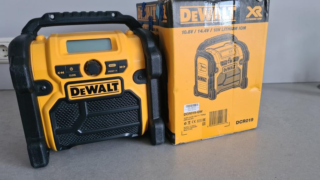 DeWalt radio in nieuwstaat, Ophalen of Verzenden, Zo goed als nieuw