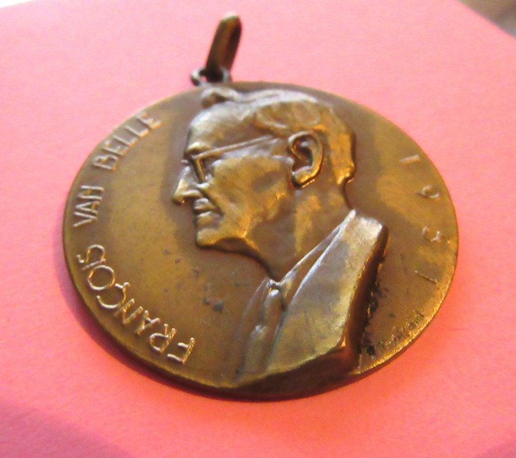 François Van Belle  Belgie 1951 Puratos Waal, Verzenden, Brons, Buitenland