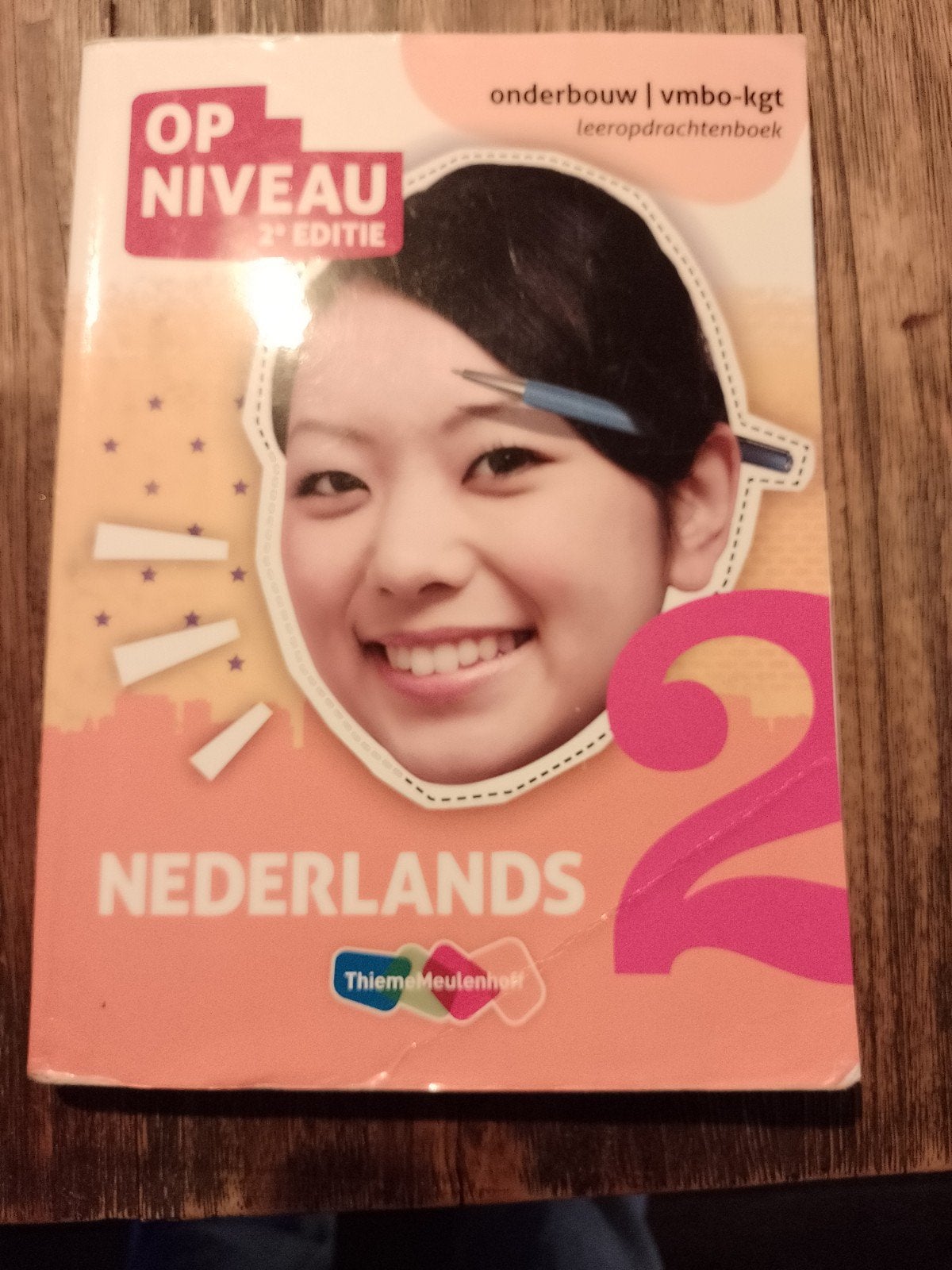 Op Niveau Nederlands VMBO-KGT leeropdrachtenboek, Boeken, VMBO, Ophalen of Verzenden, Zo goed als nieuw, Hanneke Luth-van den Berg