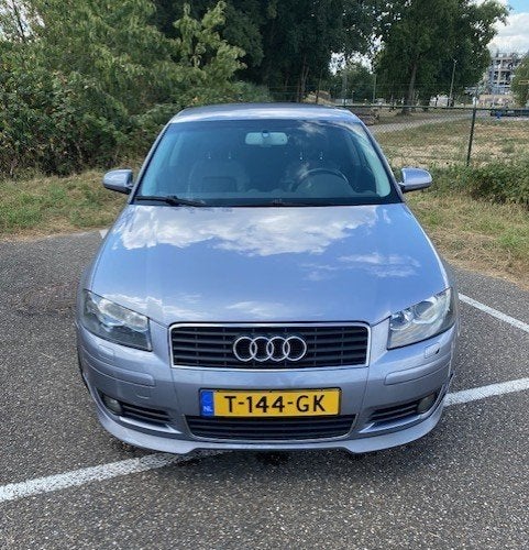 Audi 2004 Grijs, Auto's, Audi, Voorwielaandrijving, Zwart, 1984 cc, Alcantara