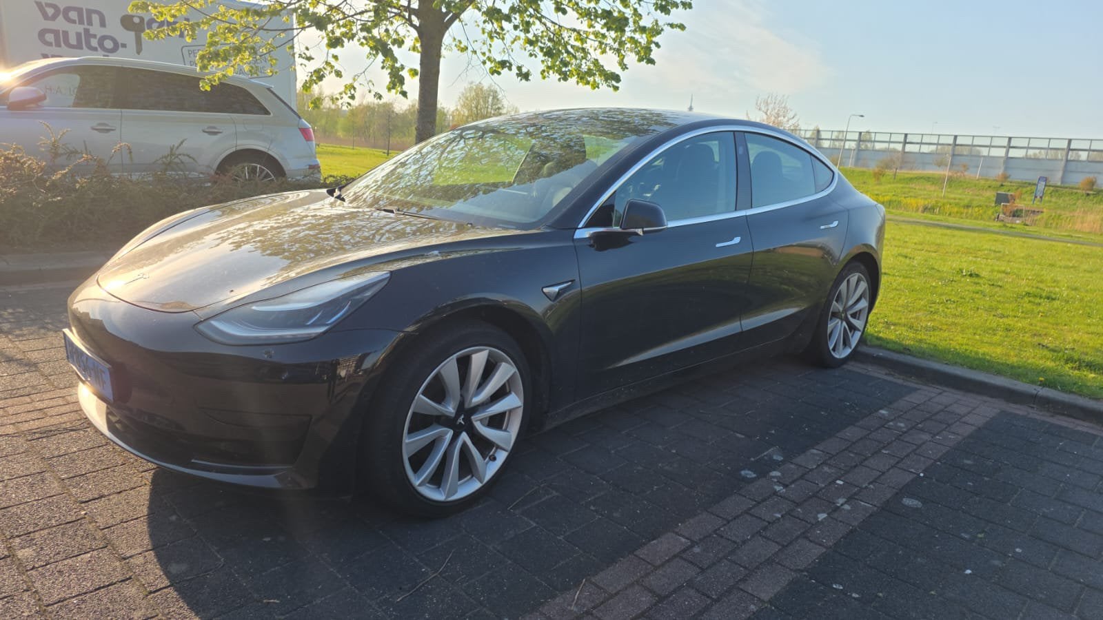 Tesla Model 3 Standard RWD Plus 60 kWh | 19Inch BTW |, Auto's, Tesla, Particulier, Model 3, 360° camera, ABS, Achteruitrijcamera