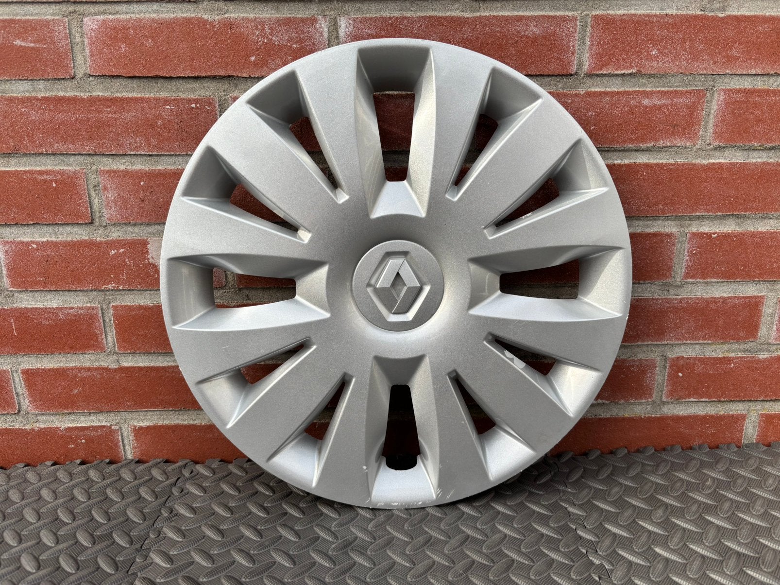 1 originele Renault Clio en Modus wieldop 15 inch, Ophalen of Verzenden, Gebruikt