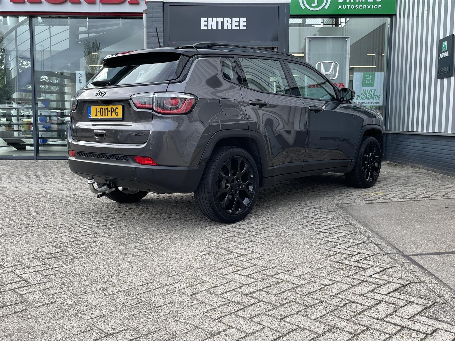 JEEP Compass 1.3 MultiAir 150pk Automaat Night Libert Editio, Auto's, Automaat, 15 km/l, 4 cilinders, Leder en Stof
