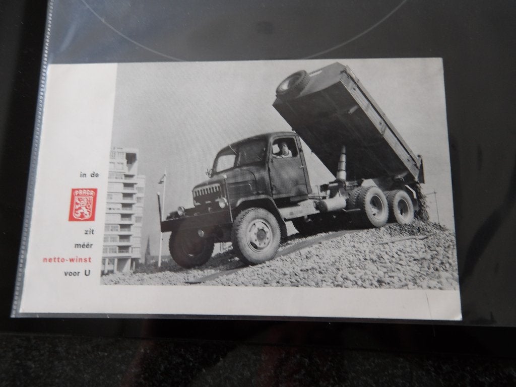 Oude folder van PRAGA kiepwagens Praneda Rotterdam, Boeken, Auto's | Folders en Tijdschriften, Onbekend, Algemeen, Ophalen of Verzenden