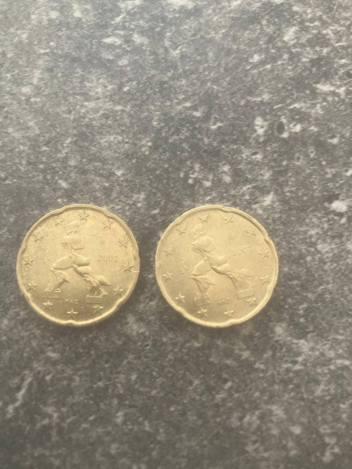 2x Italiaanse 20 cent munten - 2002, Postzegels en Munten, Ophalen of Verzenden, Italië, 20 cent, Losse munt