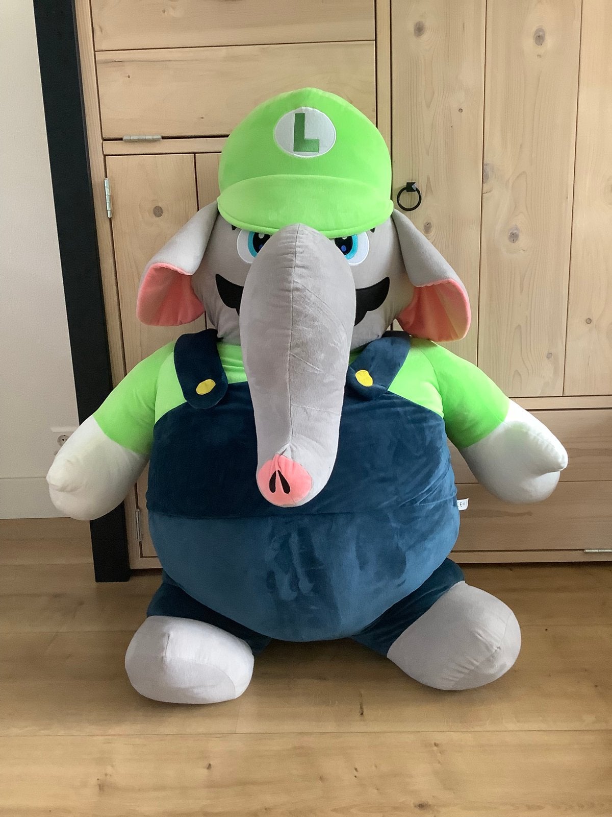 Grote olifant Luigi knuffel Mario Bros Wonder, Kinderen en Baby's, Speelgoed | Knuffels en Pluche, Ophalen, Zo goed als nieuw