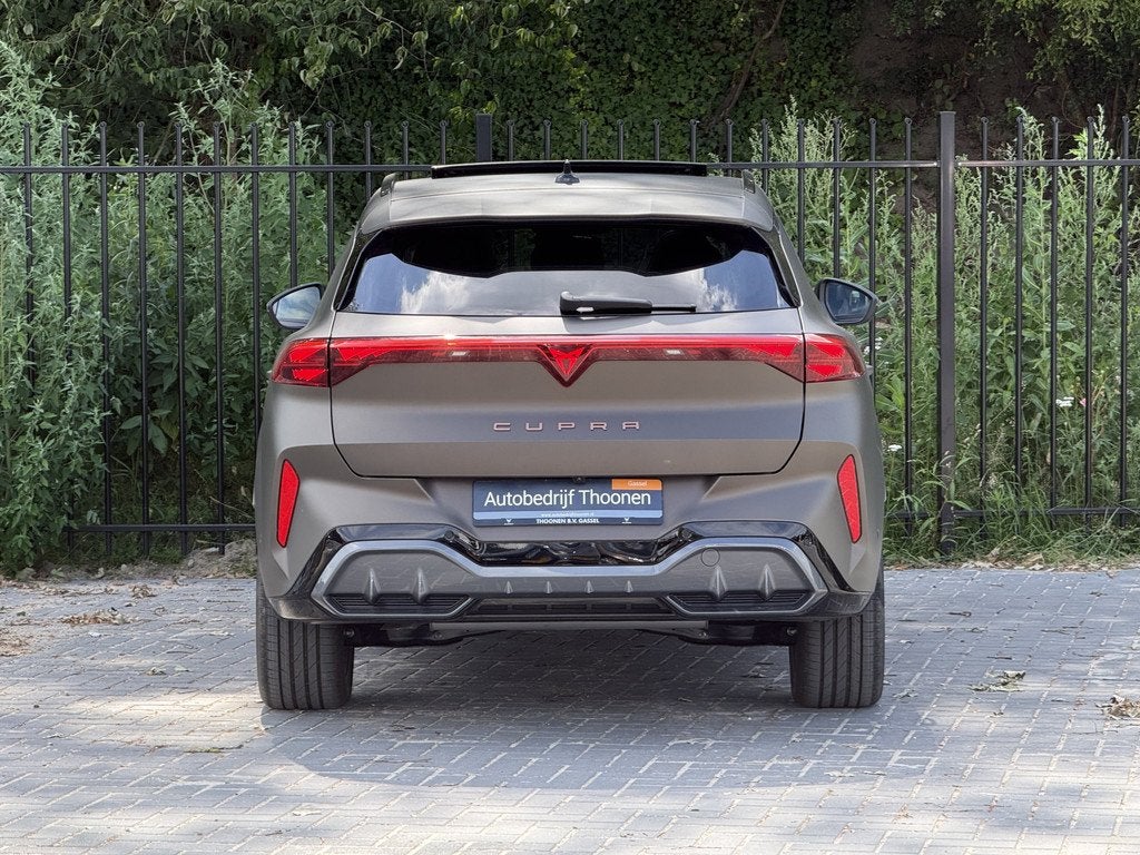 CUPRA Terramar 1.5 TSI e-Hybrid VZ Performance | Pano | 20", Auto's, Cupra, 12 maanden, Terramar, Hybride Elektrisch/Benzine, SUV of Terreinwagen