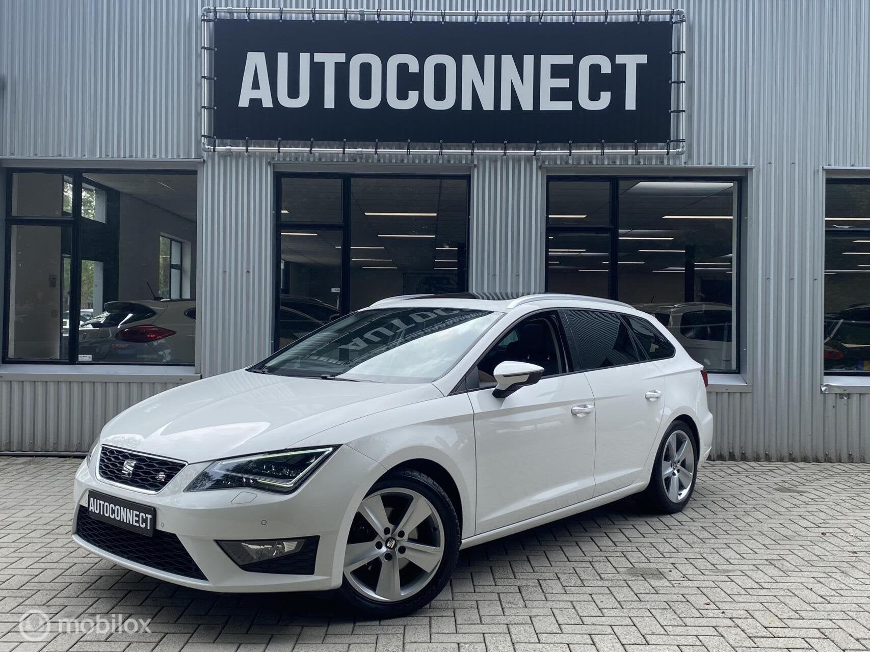 Seat Leon ST 1.4 TSI FR, CRUISE, NAVI, PANODAK, PDC, Auto's, Voorwielaandrijving, 125 pk, Gebruikt, Zwart