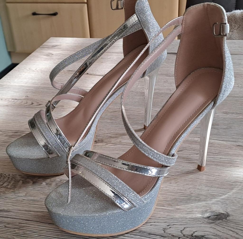 Zilveren glitter pumps Maat 40 ...1 x gedragen, Ophalen of Verzenden, Zo goed als nieuw, Pumps