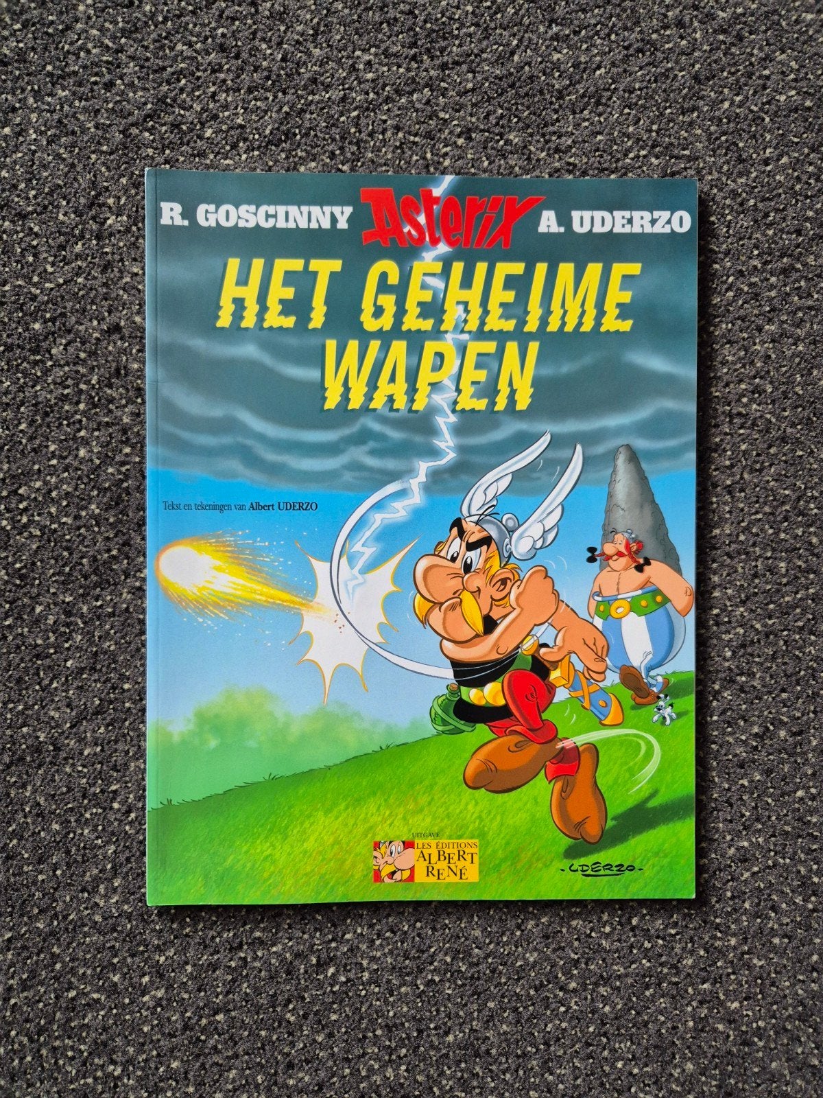 Asterix: Het Geheime Wapen - Hardcover, Boeken, Eén stripboek, Ophalen of Verzenden, Zo goed als nieuw, R. Goscinny, A. Uderzo