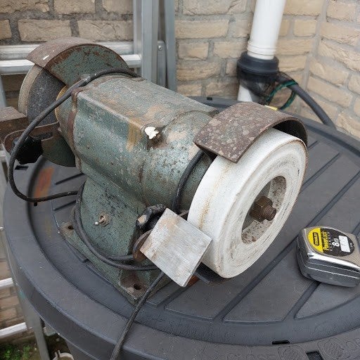Robuuste Dubbele Slijpmachine / Tafelslijpmachine (Oudje), Ophalen of Verzenden, Gebruikt, Minder dan 700 watt, Werkbankslijpmachine