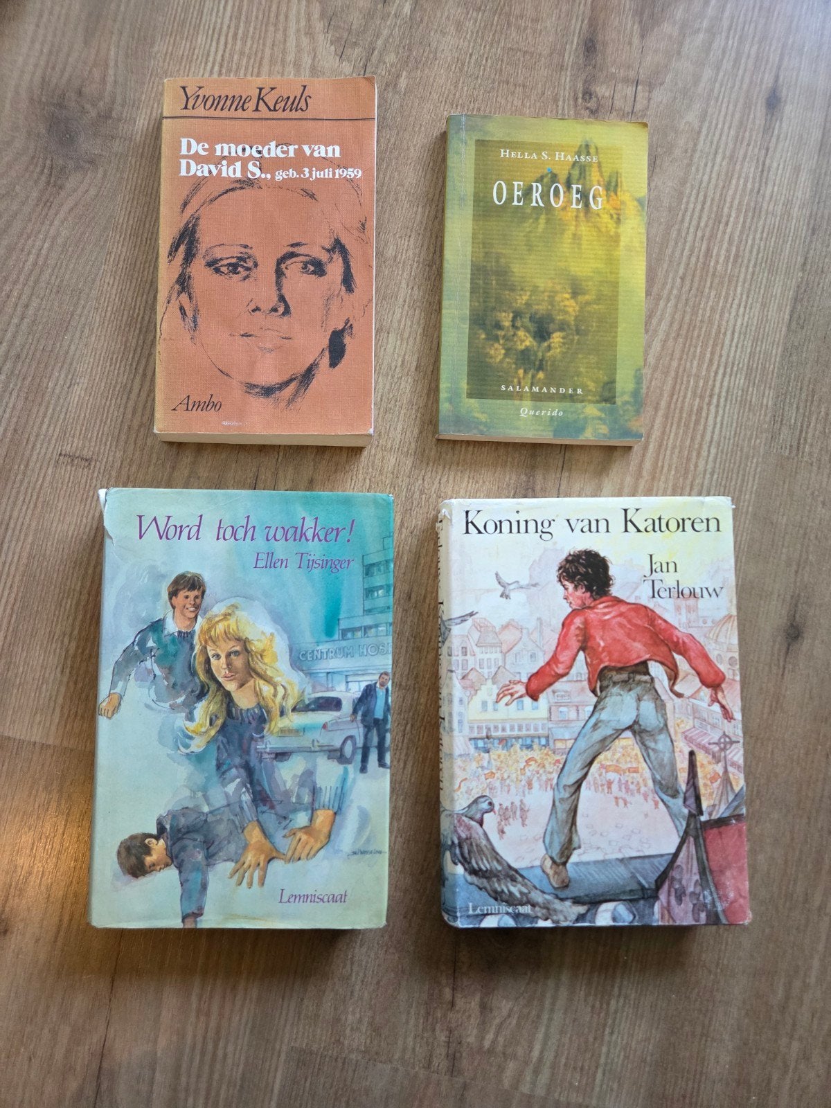 4x Boeken bundel jeugdboek, Oeroeg, De moeder van David S..., Ophalen of Verzenden, Gelezen, Fictie