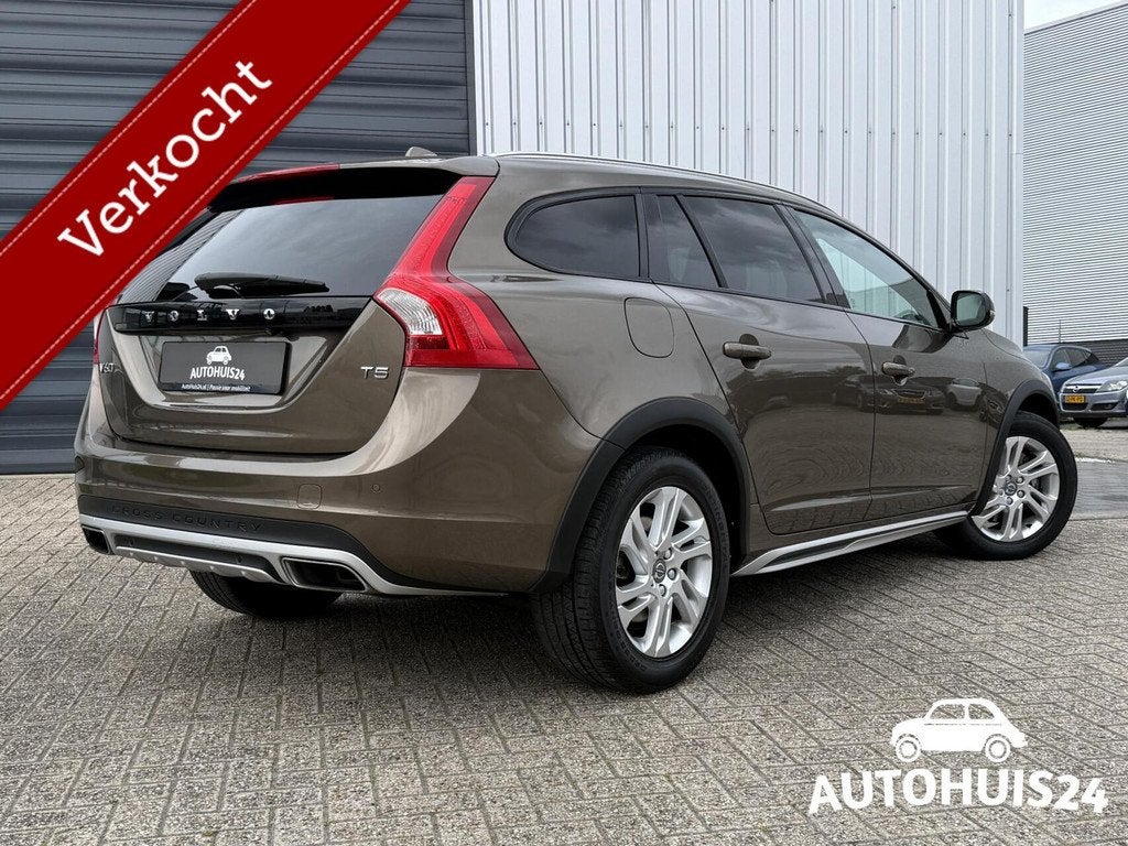 Volvo V60 Cross Country 2.0 T5 245pk Nordic+ NL-AUTO|1-EIGEN, 15 km/l, Gebruikt, 4 cilinders, 1600 kg