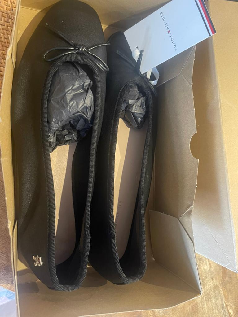 Tommy hilfiger damesschoenen maat 39 nieuw in de doos, Ophalen of Verzenden, Nieuw, Zwart, Sneakers of Gympen