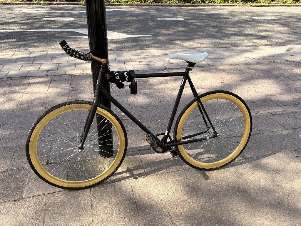 Zwarte Fixie Fiets met Gouden Velgen, Fietsen en Brommers, Fietsen | Heren | Herenfietsen, Gebruikt, Velgrem, 53 tot 57 cm, Ophalen