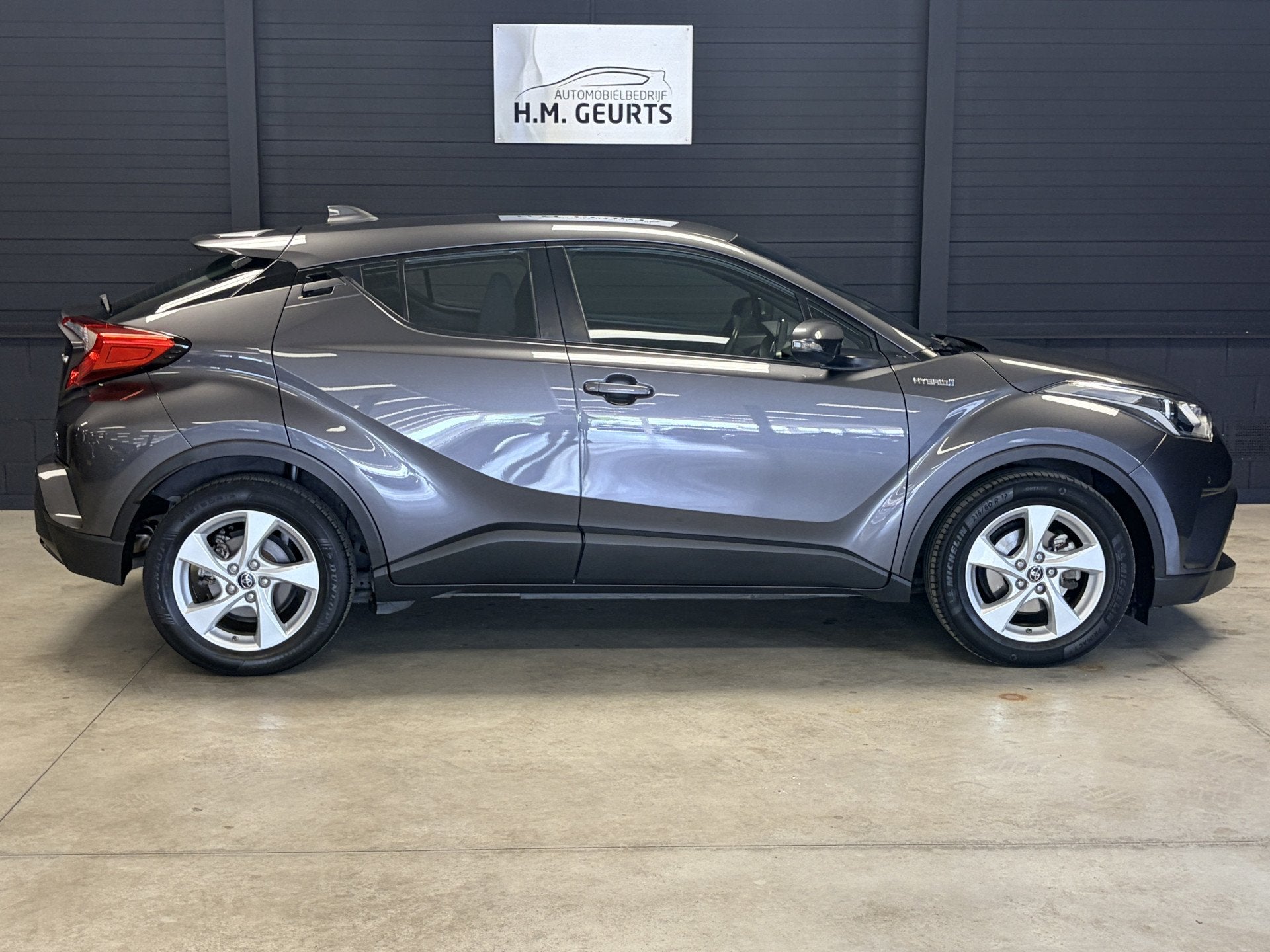 Toyota C-HR 1.8 Hybrid (bj 2018, automaat), Auto's, Gebruikt, Bedrijf, 26 km/l, Hybride Elektrisch/Benzine
